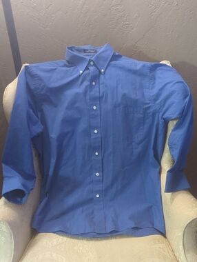 Like New! Chaps 16 (32/33) Classic Fit Men's Button-Down Shirt in Blue